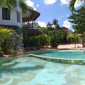 https://aldea-balam.quintano-roohotels.com