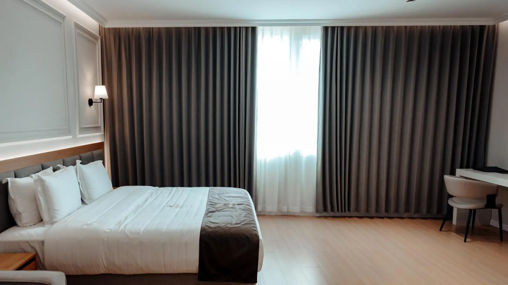 Holiday Hotel Rinas
