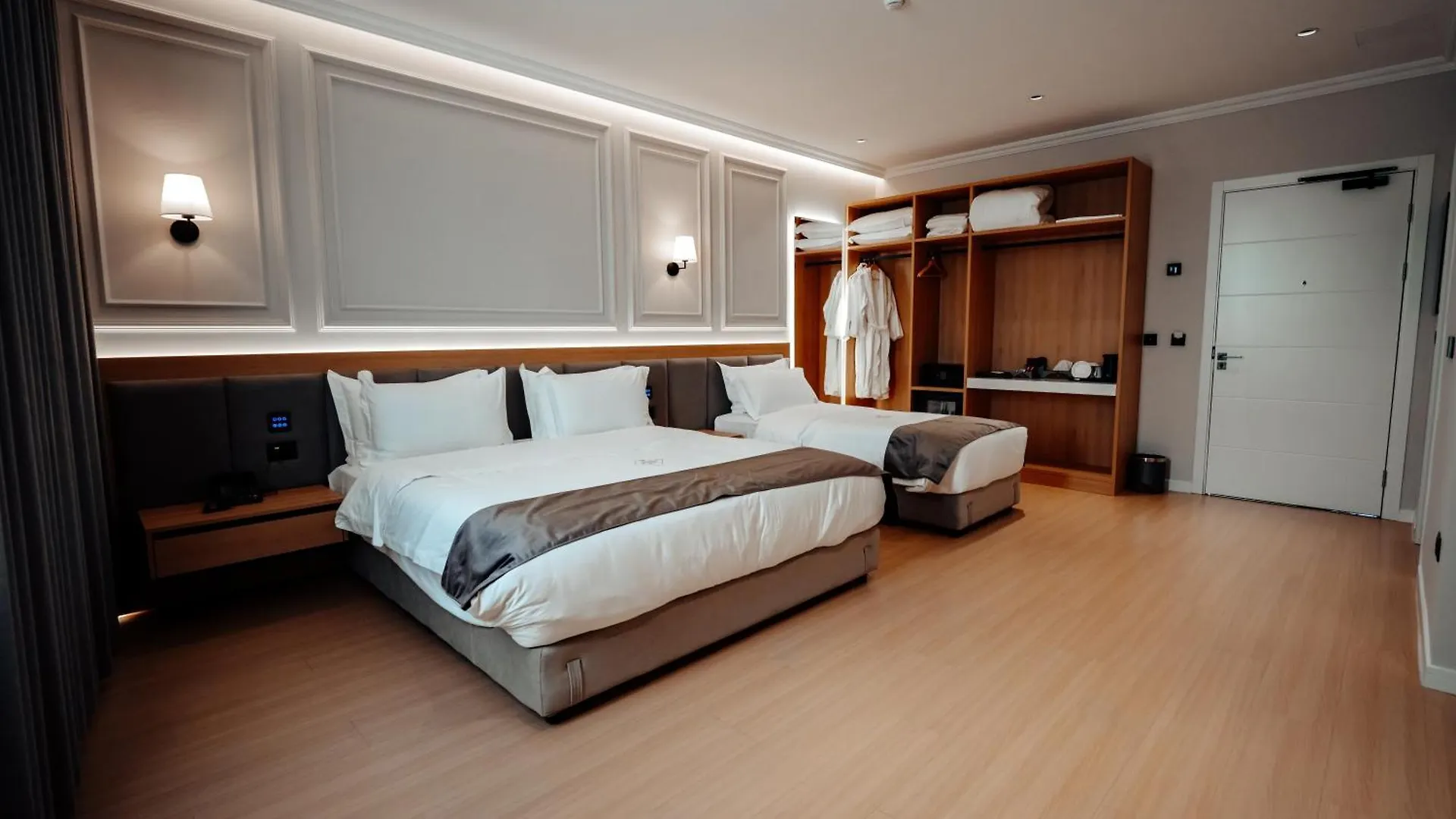 Holiday Hotel Rinas Albánie