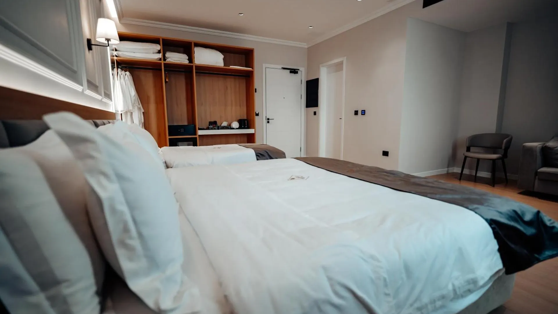 ****  Holiday Hotel Rinas Albánie